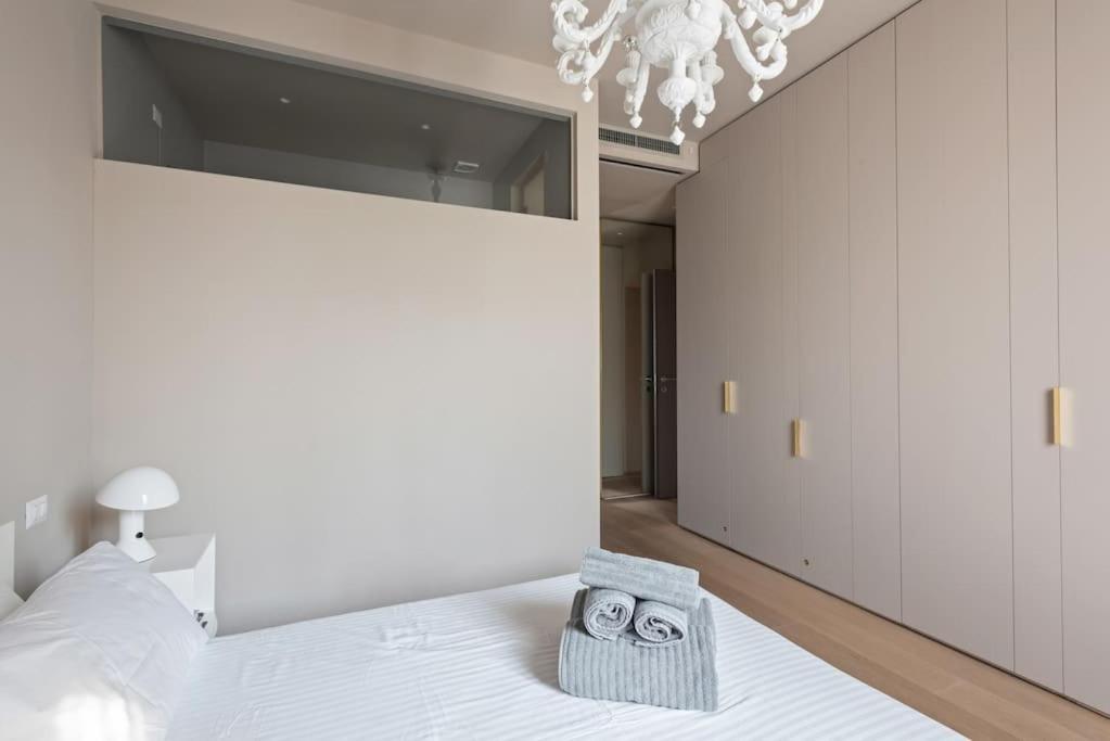 Easylife - Stylish Design In Fashion District