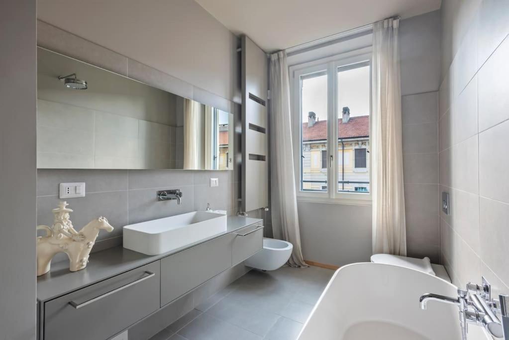 Easylife - Stylish Design In Fashion District